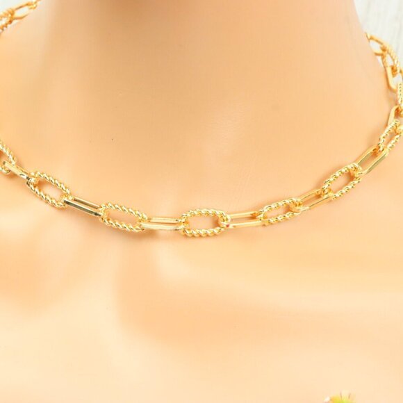 "Minimalist & Elegant Necklace Chain – Perfect for Women & Girls | UNVRC1585 - Picture 10 of 10